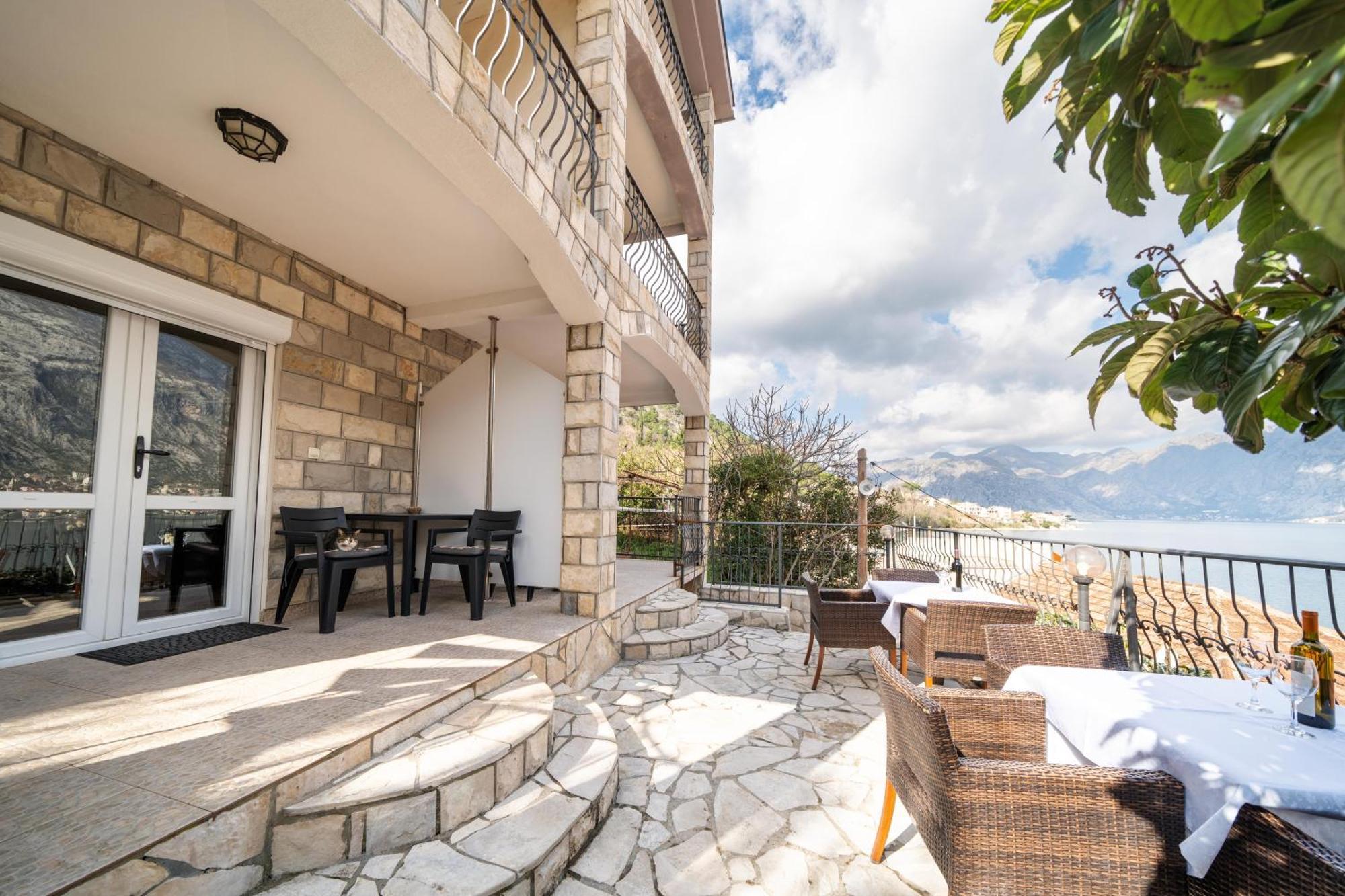 Apartments Vukovic Kotor Eksteriør bilde