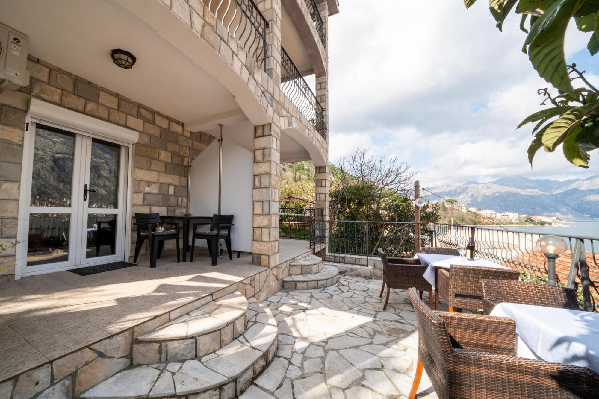 Apartments Vukovic Kotor Eksteriør bilde